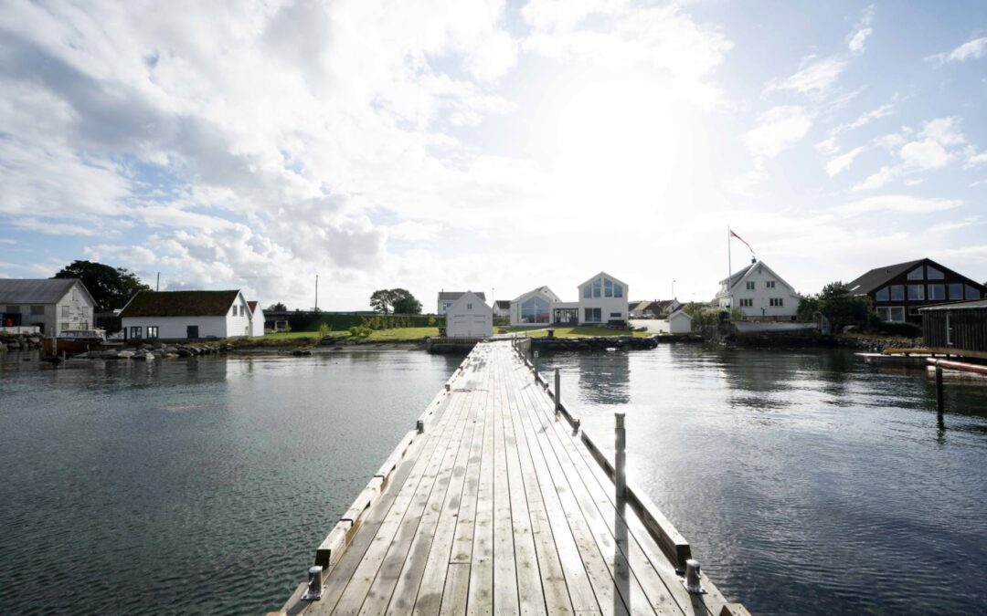 Enebolig med naust og brygge på Rennesøy